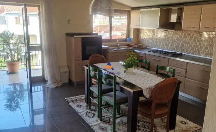 Tirane, jepet me qera apartament 2+1+Aneks Kati 3, 150 m² 518 € (5 MAJI)