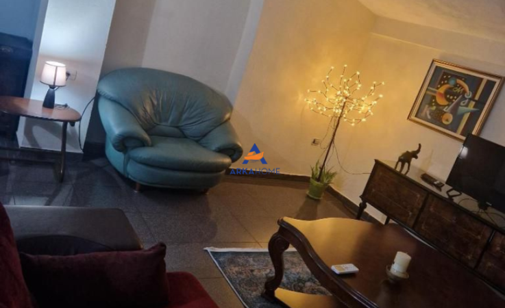 Tirane, jepet me qera apartament 2+1+Aneks Kati 3, 150 m² 518 € (5 MAJI)