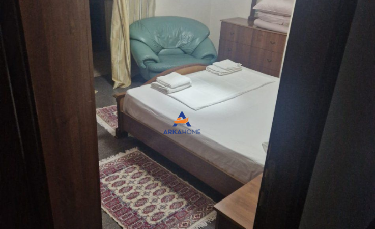 Tirane, jepet me qera apartament 2+1+Aneks Kati 3, 150 m² 518 € (5 MAJI)