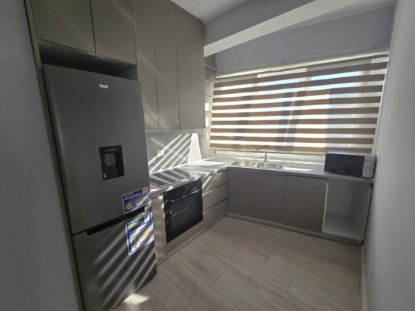 Tirane, jepet me qera apartament 2+1 Kati 6, 130 m² 650 € (river residence)