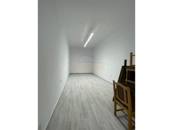 Tirane, jepet me qera ambjent biznesi Kati 0, 32 m² 350 € (Shkolla Osman Myderizi)