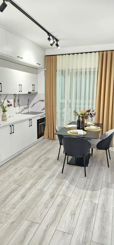 Durres, shitet apartament 1+1+Ballkon Kati 4, 56 m² 108000 € (RROTA KUQE PLAZH)