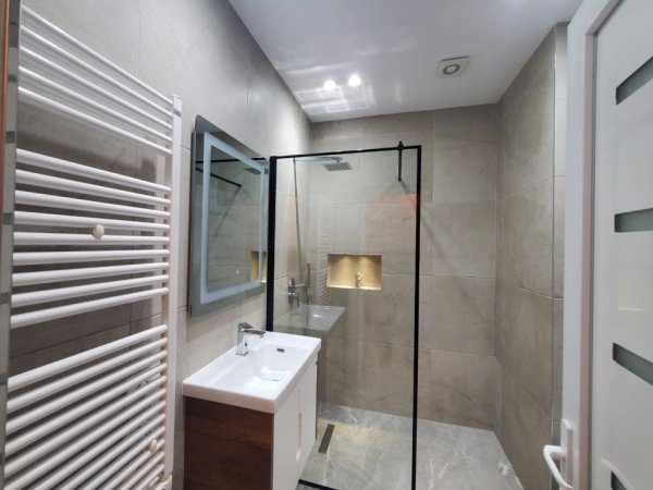 Durres, shitet apartament 1+1+Ballkon Kati 4, 56 m² 116.000 € (RROTA KUQE PLAZH)