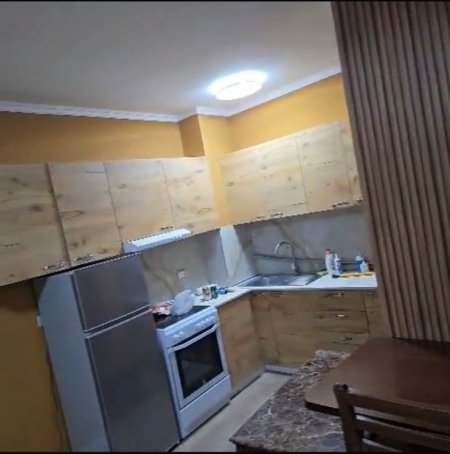 Tirane, jepet me qera apartament 2+1+Ballkon Kati 11, 105 m² 720 € (Komuna Parisit)