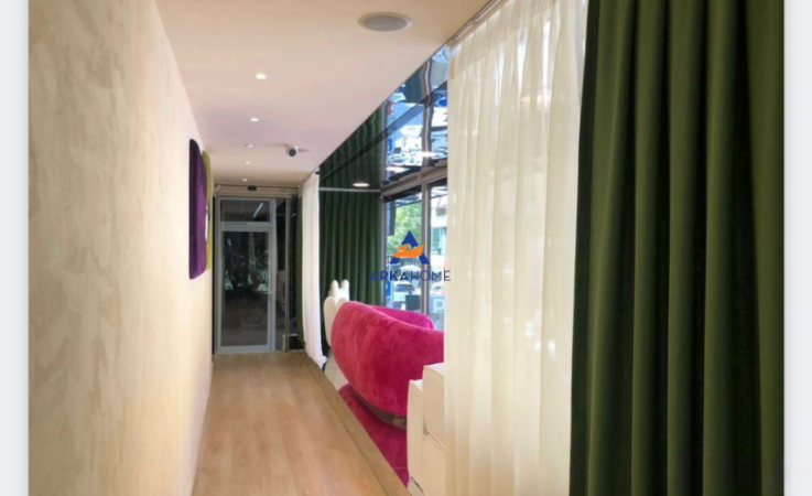 Tirane, jepet me qera ambjent biznesi Kati 2, 96 m² 2.000 € (BLLOKU)