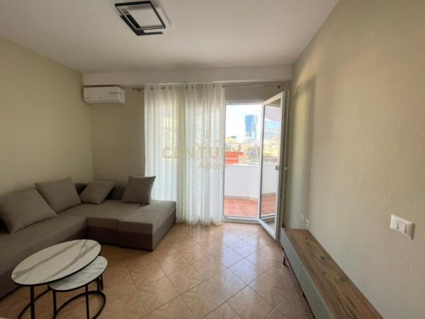 Tirane, jepet me qera apartament 1+1+Aneks+Ballkon Kati 5, 63 m² 550 € (Bulevardi Zogu i I)