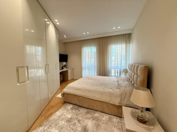 Tirane, shitet apartament 3+1 Kati 3, 181 m² 355.000 € 