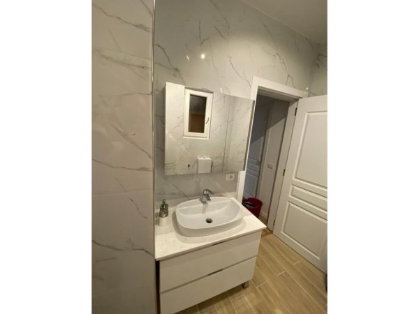 Tirane, jepet me qera apartament 2+1+Aneks+Ballkon Kati 8, 106 m² 570 € (Tirane Golden Park 3)