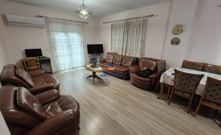 Tirane, jepet me qera apartament 2+1+Ballkon Kati 2, 102 m² 621 € (KOMUNA E PARISIT)