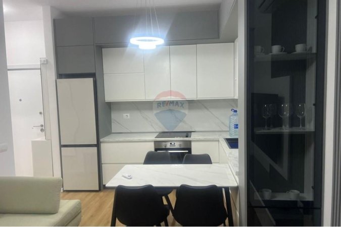 Tirane, jepet me qera apartament 1+1+Ballkon Kati 1, 65 m² 450 € (Kompleksi Kaimi)