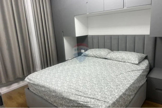 Tirane, jepet me qera apartament 1+1+Ballkon Kati 1, 65 m² 450 € (Kompleksi Kaimi)