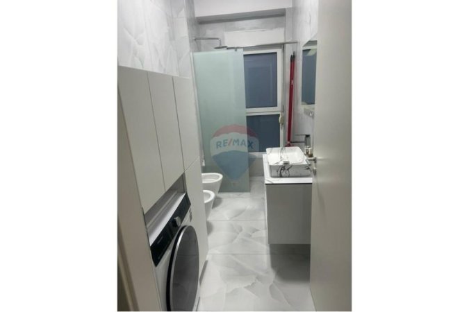 Tirane, jepet me qera apartament 1+1+Ballkon Kati 1, 65 m² 450 € (Kompleksi Kaimi)
