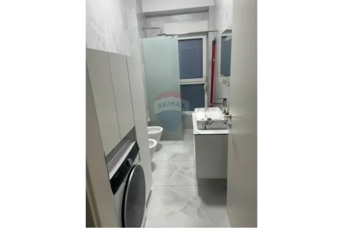 Tirane, jepet me qera apartament 1+1+Ballkon Kati 1, 65 m² 450 € (Kompleksi Kaimi)