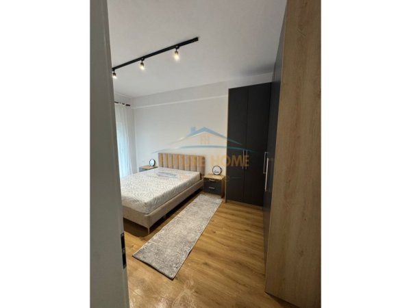 Tirane, jepet me qera apartament 1+1 Kati 7, 60 m² 550 € (ALI DEMI)