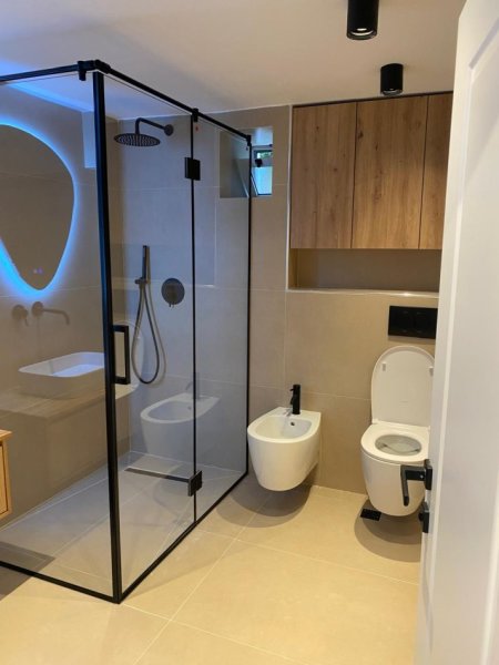 Tirane, jepet me qera Vile 2+1 Kati 1, 75 m² 700 € (Rruga Bajram Allaraj)