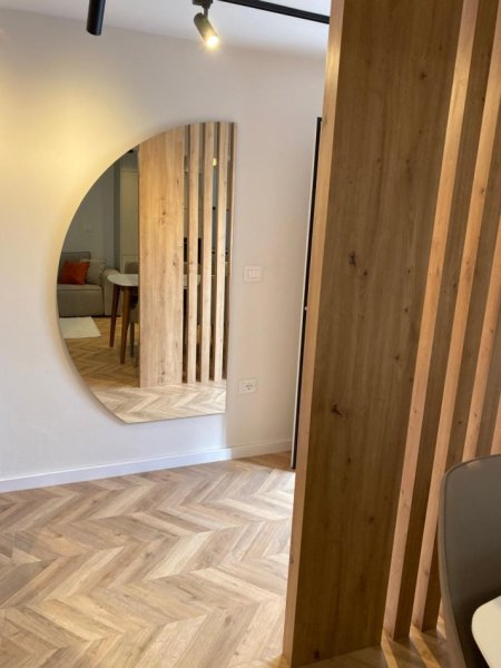 Tirane, jepet me qera Vile 2+1 Kati 1, 75 m² 700 € (Rruga Bajram Allaraj)