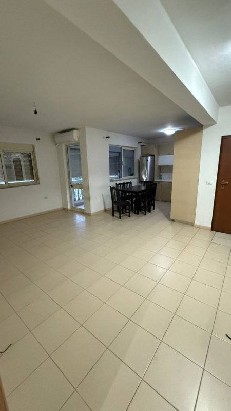Tirane, shitet apartament 2+1 Kati 5, 94 m² 105.000 € (Casa Italia)