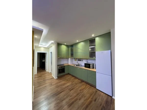 Tirane, jepet me qera apartament 2+1+Ballkon Kati 8, 69 m² 650 € (Unaza e Re)