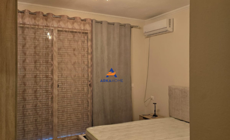 Tirane, jepet me qera apartament 2+1+Ballkon Kati 4, 120 m² 500 € (MISTO MAME)