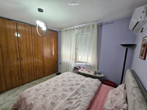Tirane, jepet me qera apartament 1+1+Ballkon Kati 2, 60 m² 500 € (rruga bardhyl)