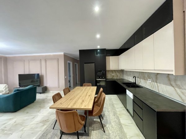 Tirane, jepet me qera apartament 3+1+Ballkon Kati 2, 160 m² 1.200 € (Rruga Panorama e Liqenit)