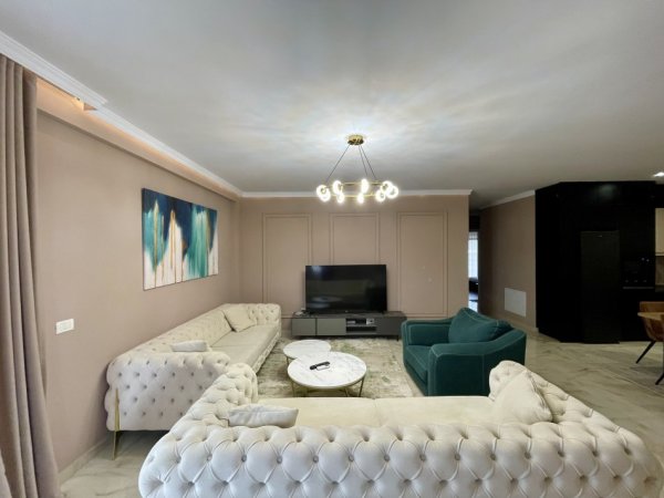Tirane, jepet me qera apartament 3+1+Ballkon Kati 2, 160 m² 1.200 € (Rruga Panorama e Liqenit)