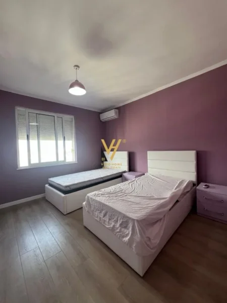 Tirane, jepet me qera apartament 2+1+Ballkon Kati 11, 110 m² 700 € (KOMUNA E PARISIT)