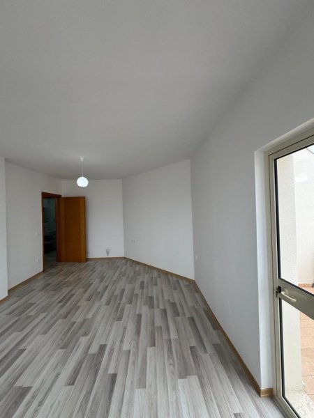 Tirane, shitet apartament 2+1 Kati 7, 131.000 € 