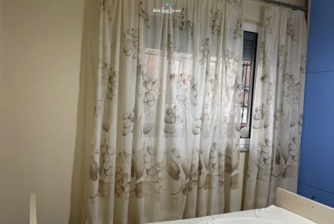 Tirane, jepet me qera apartament 2+1 Kati 1, 78 m² 600 € (prane Shkolles 1 Maj)