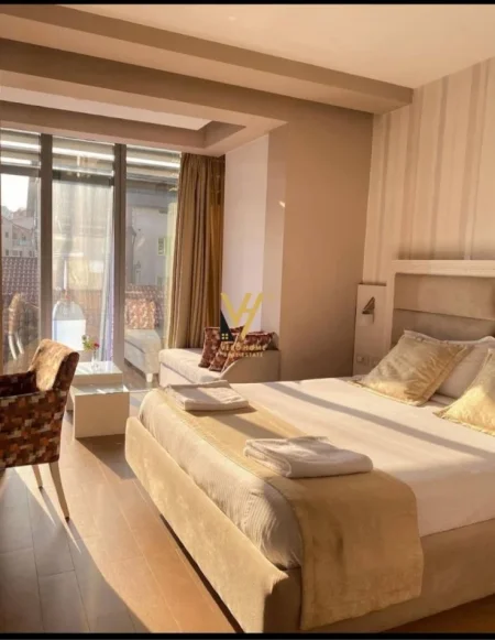 Tirane, jepet me qera hotel Kati 0, 2.500 m² 25.000 € (VILAT GJERMANE)