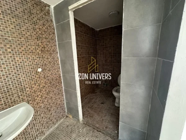 Tirane, jepet me qera ambjent biznesi Kati 0, 132 m² 650 € (Kombinat, Rruga Besim Alla Tirana, Albania)