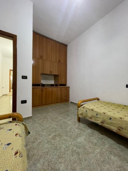 Tirane, jepet me qera apartament 2+1+Ballkon Kati 2, 111 m² 350 € (Myslym Keta)