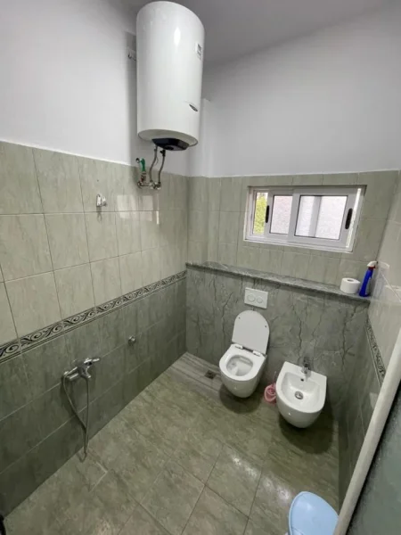 Tirane, jepet me qera apartament 2+1+Ballkon Kati 2, 111 m² 350 € (Myslym Keta)