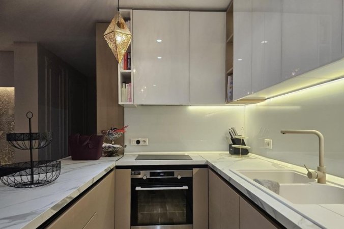 Tirane, jepet me qera apartament 3+1+Aneks+Ballkon Kati 1, 129 m² 1.800 € (Rruga Elbasanit)