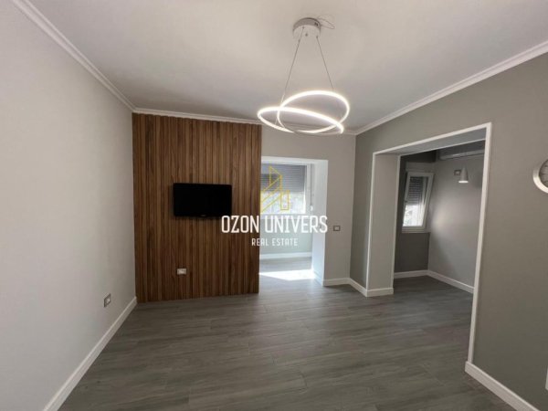 Tirane, jepet me qera ambjent biznesi Kati 0, 60 m² 600 € (Shkolla Kuqe, afër Pazarit të Ri Tirana, Albania)