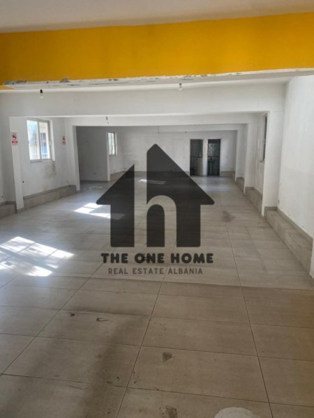 Tirane, jepet me qera dyqan Kati 0, 130 m² 1.500 € (MYSLYM SHYRE)