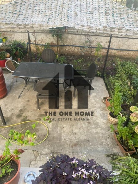 Tirane, jepet me qera dyqan Kati 0, 130 m² 1.500 € (MYSLYM SHYRE)