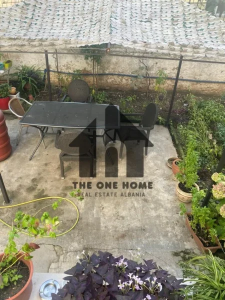 Tirane, jepet me qera dyqan Kati 0, 130 m² 1.500 € (MYSLYM SHYRE)