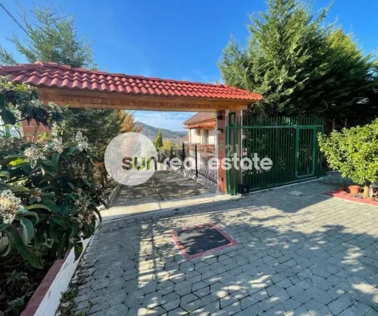 Tirane, shitet Vile 3 Katshe Kati 0, 1.000 m² 350.000 € (PEZE E VOGEL)