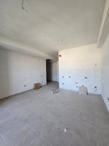 Tirane, shitet garsonier Kati 7, 51 m² 85.000 € (Rruga Bedri Karapici)