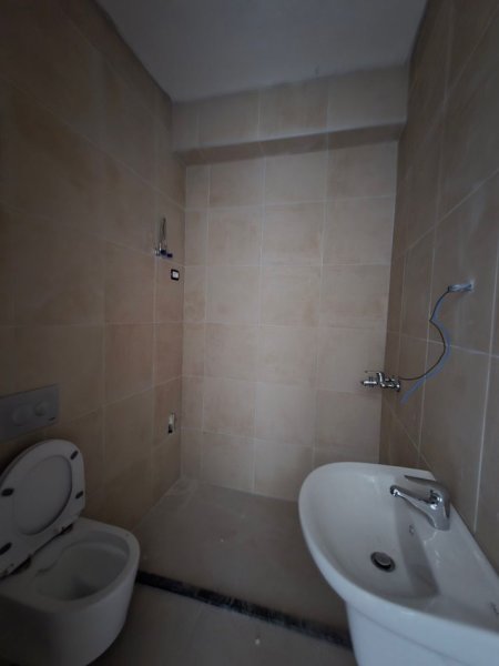 Tirane, shitet garsonier Kati 7, 51 m² 85.000 € (Rruga Bedri Karapici)