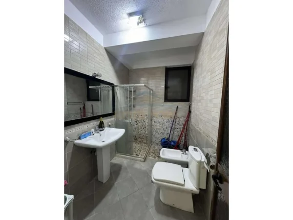 Tirane, jepet me qera apartament 2+1 , 75 m² 550 € (Bulevardi i Ri, Tiranë)