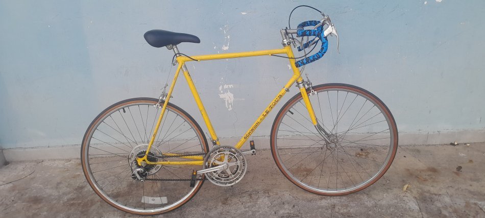 Tirane, njoftim biciklete Roadbike e verdhë 100 €