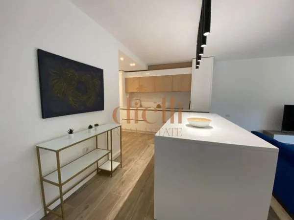 Tirane, jepet me qera Vile , 202 m² 2.000 € (mullet)