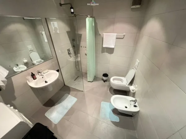Tirane, jepet me qera apartament 1+1+Ballkon Kati 8, 65 m² 600 € (rruga elbasanit)