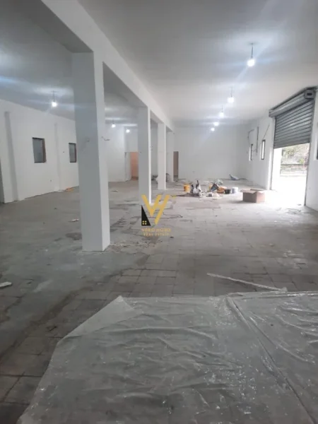 Tirane, jepet me qera magazine Kati 0, 306 m² 1.500 € (PASKUQAN)