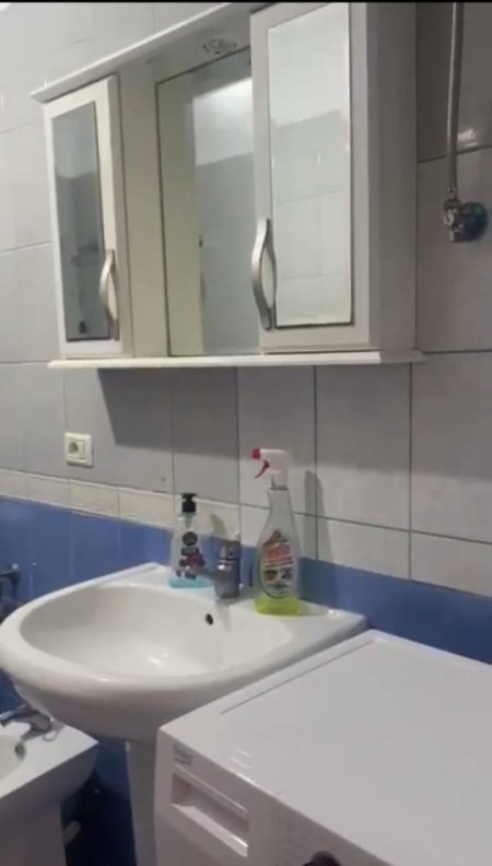 Tirane, jepet me qera apartament 2+1 Kati 3, 380 € 