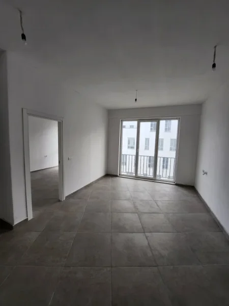 Tirane, jepet me qera 1+1 Kati 3, 300 €