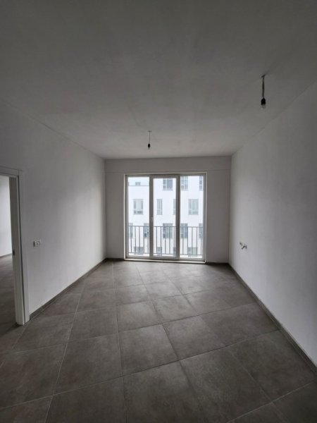 Tirane, jepet me qera 1+1 Kati 3, 350 €