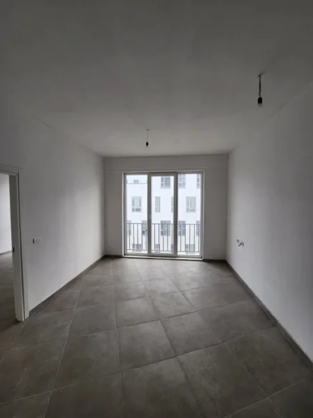 Tirane, jepet me qera 1+1 Kati 3, 300 €